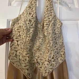 Prom/wedding gown.